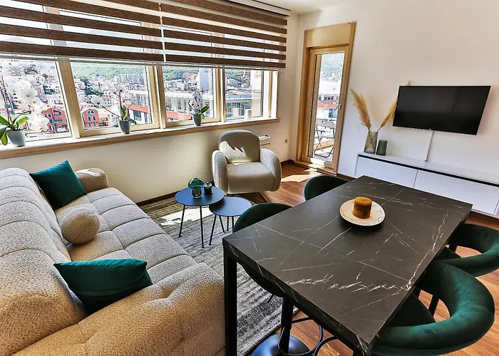 Luxury Fontana Apartments